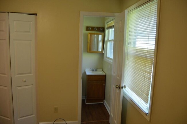 Building Photo - 3113 Rockaway Dr