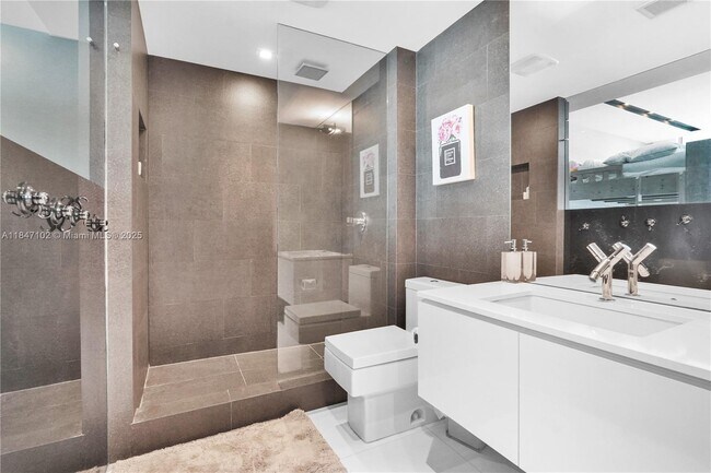 Building Photo - 3535 S Ocean Dr