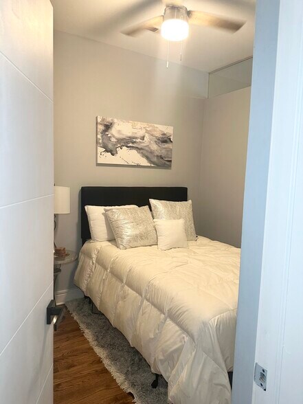 Building Photo - 212 W Washington St