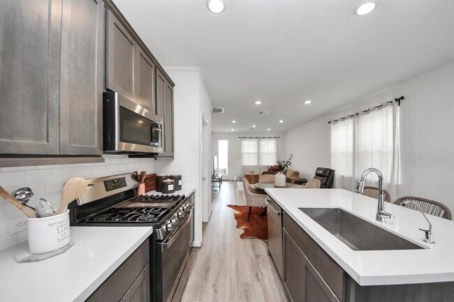 Building Photo - 21630 Heather Elm Dr