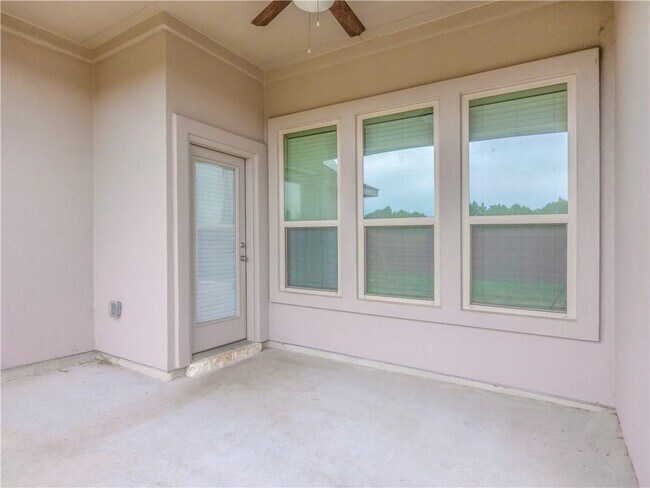 Building Photo - 221 Tinto St