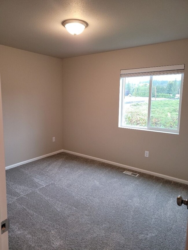 Building Photo - 4 Bed Plus Den in Sultan's New Daisy Crossing