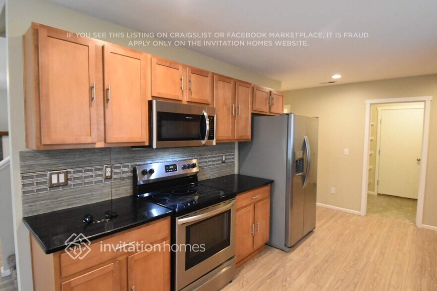 Building Photo - 19718 99th St Ct E