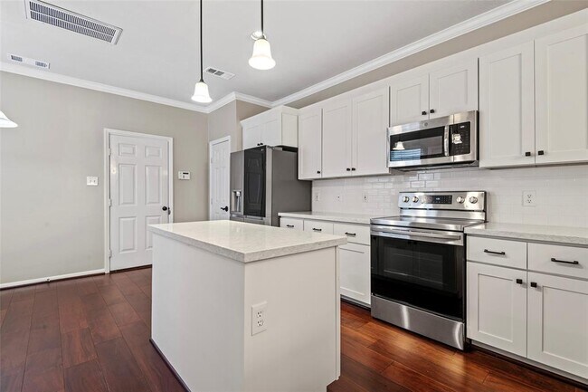 Building Photo - 107 S Spiral Vine Cir