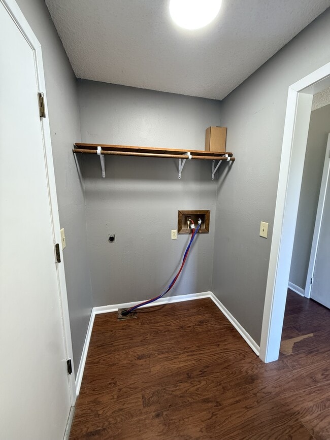 Building Photo - 151 Cherokee Dr