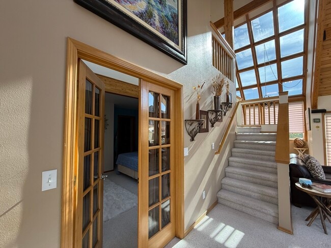 Building Photo - 432 Lakeview Dr
