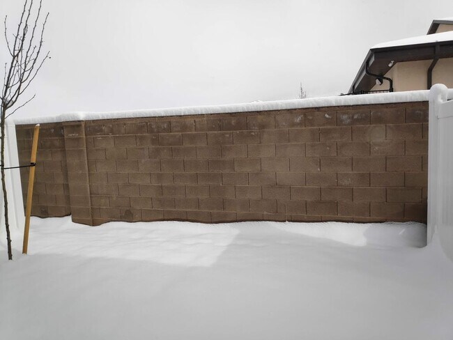 Building Photo - 404 W 1325 N