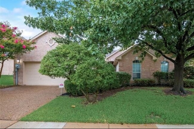 Primary Photo - Beautiful 4 Bedrooms, 2.5 baths property i...