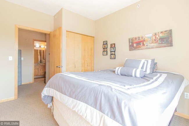 Building Photo - 4645 Park Commons Dr