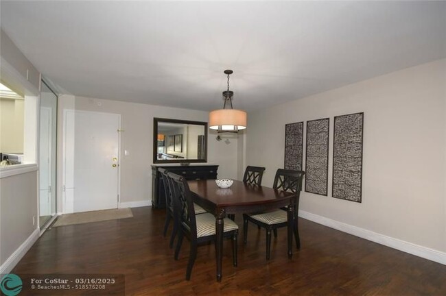 Building Photo - 405 N Ocean Blvd