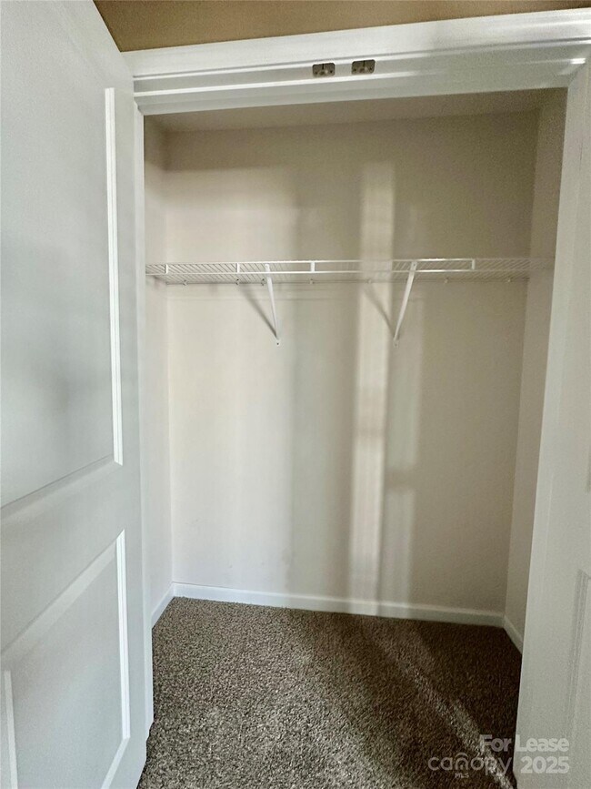 Building Photo - 1210 Leno Ln