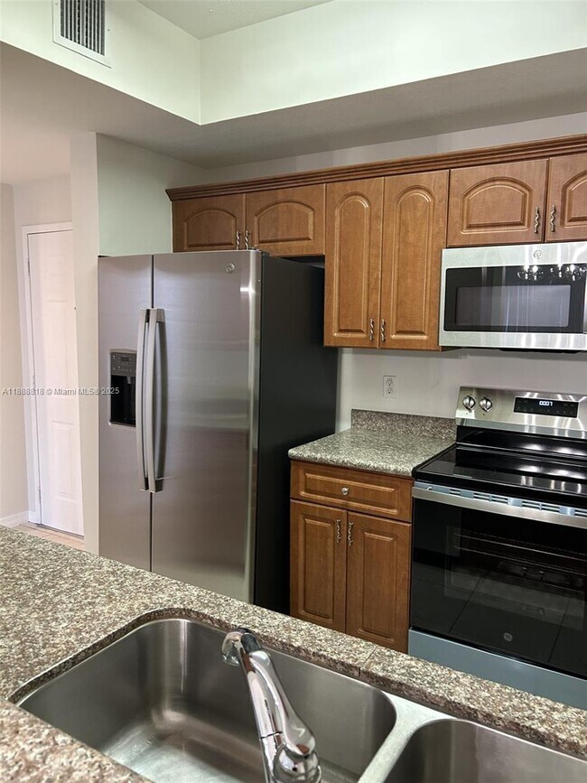 Building Photo - 3590 Coral Wy