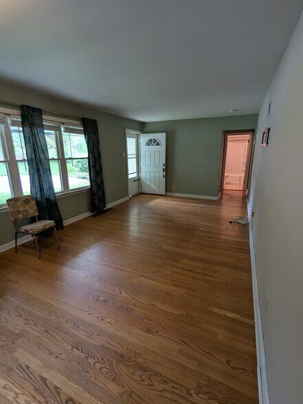 Building Photo - 916 Barton Pl