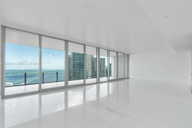 Building Photo - 300 Biscayne Blvd Way