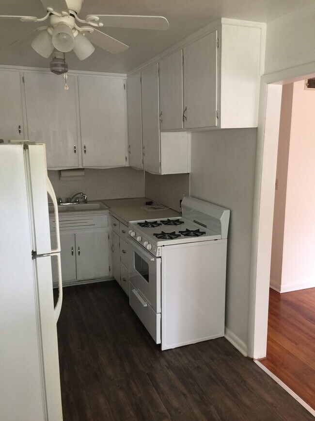 Building Photo - 1238 E 31st St S