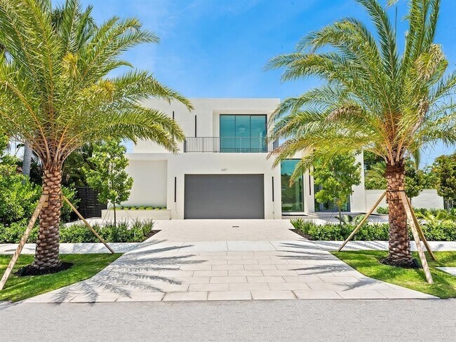 Building Photo - 2657 NE 34th St