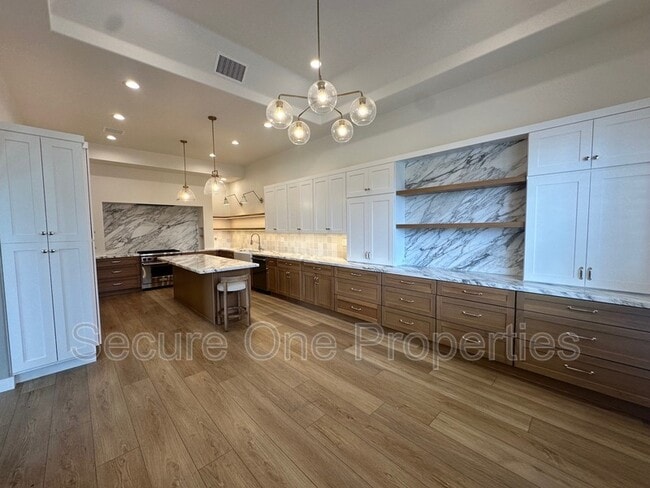 Building Photo - 379 Westlake Vista Ln