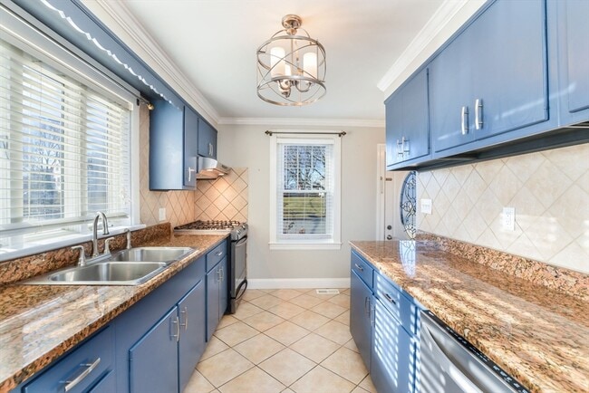 Building Photo - 325 Park Ave