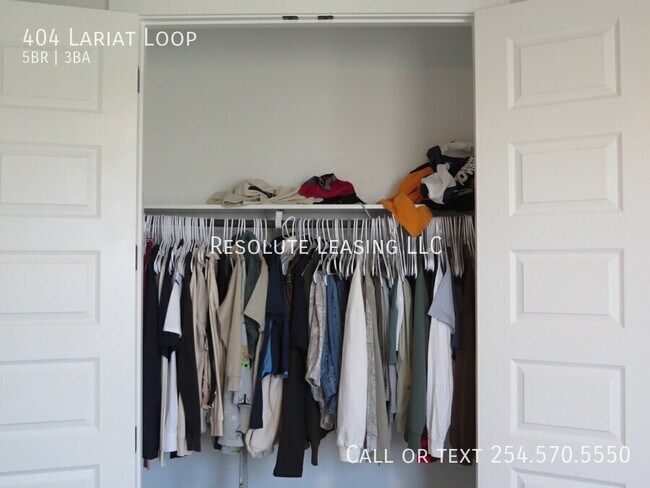 Building Photo - 404 Lariat Lp
