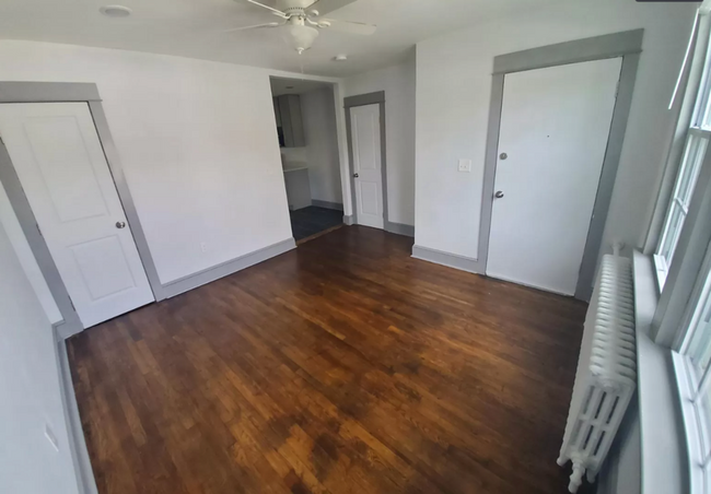 Building Photo - Modern 1 Bedroom Abode Off of H Street! Pa...