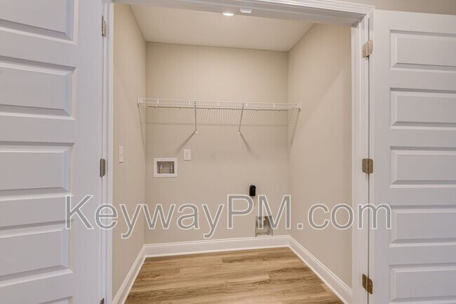 Building Photo - 2028 Denmark Ave SE