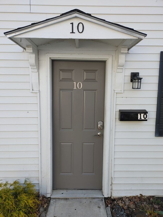 Building Photo - Augusta, Single Family Home, 2 Bedroom, 1 Bath