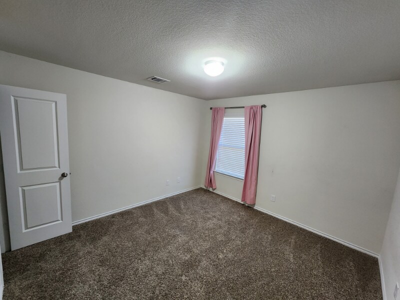 Building Photo - 1220 Meadow Creek Dr