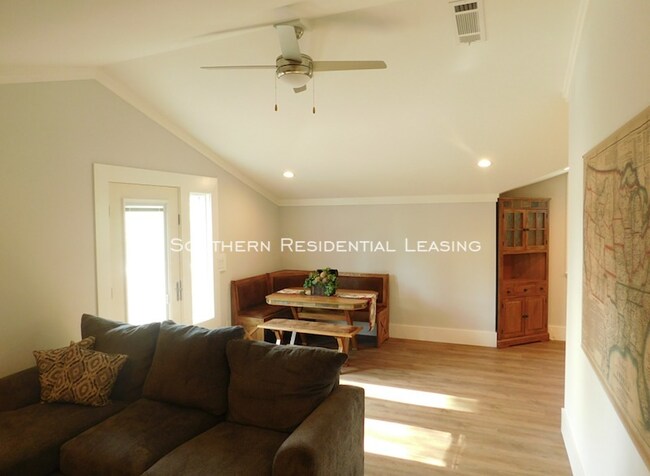 Building Photo - 16600 Innerarity Point Rd