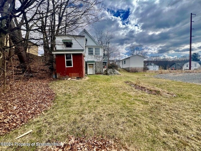 Building Photo - 1005 Luke Ave