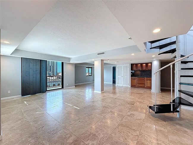 Building Photo - 201 W Laurel St