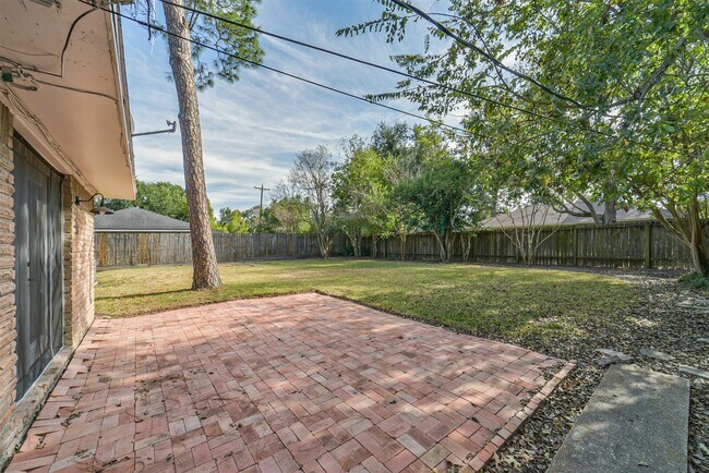 Building Photo - 5511 Kinglet St