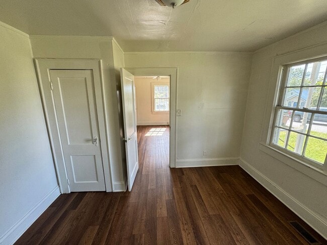Building Photo - Duplex walking distance to Uptown Shelby, NC