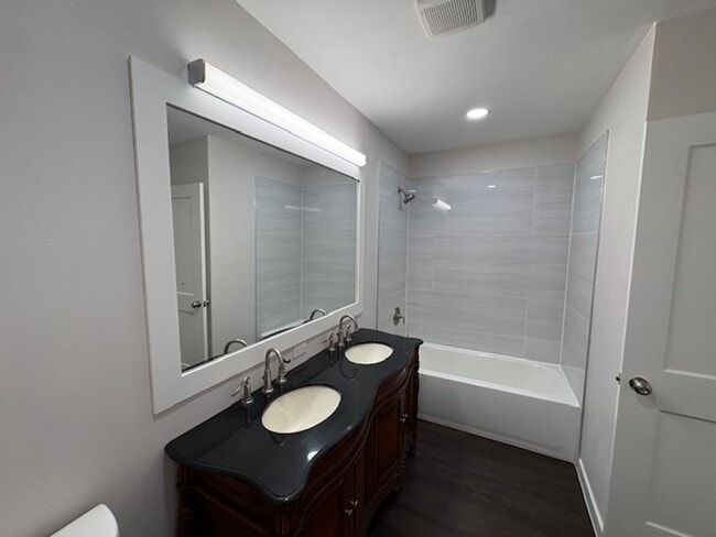 Building Photo - 118 Czar Ln