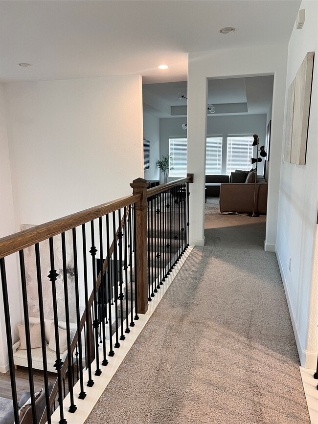 Building Photo - 176 Sweeping Valley Dr