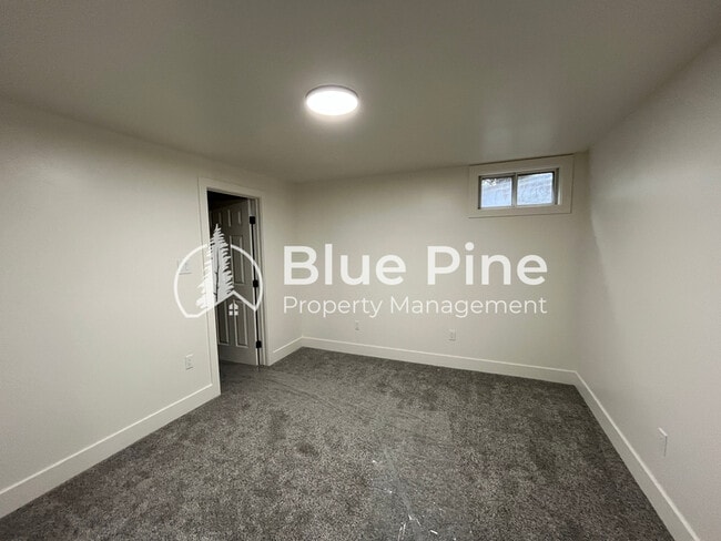 Building Photo - 3095 Disney Dr