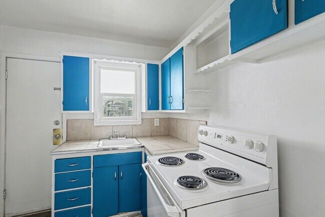 Building Photo - 207 N Santa Fe Ave