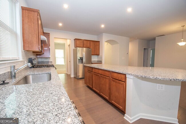 Building Photo - 147 Soundview Trce