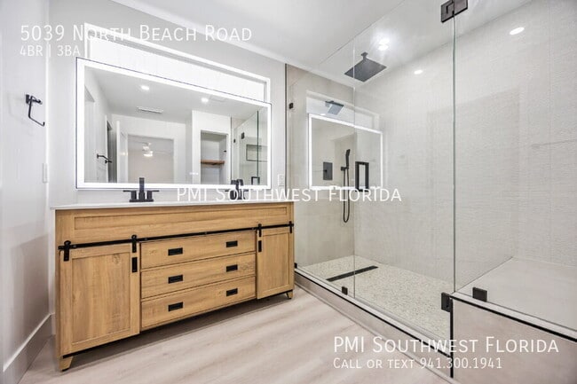 Building Photo - 5039 N Beach Rd