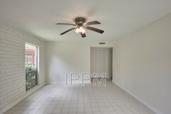 Building Photo - 5108 Manana Cir
