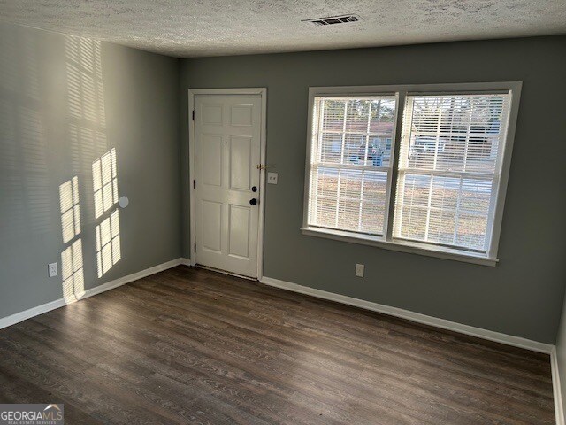 Building Photo - 499 Oak Way