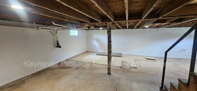 Building Photo - 202 Grubert Ave