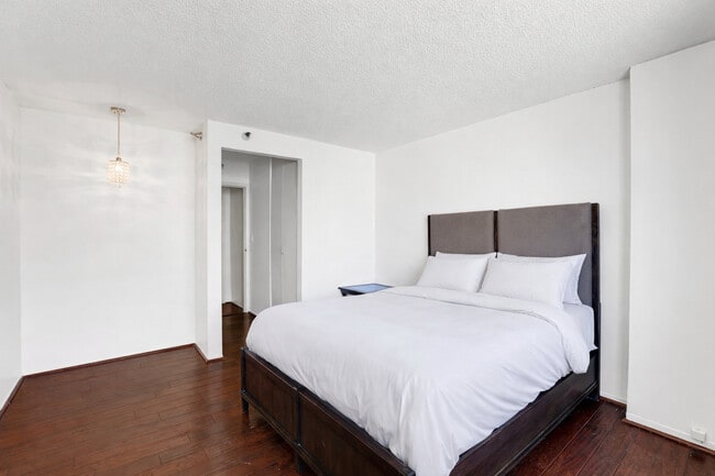 Building Photo - 440 N Wabash Ave