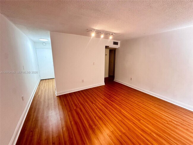 Building Photo - 2498 SW 17th Ave