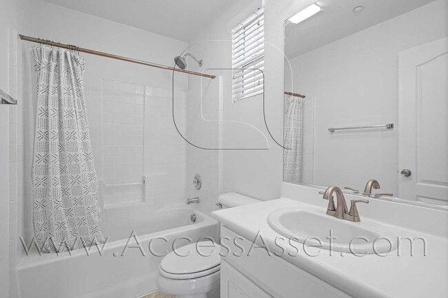 Building Photo - Spacious & Stylish 3 Bed/3.5 Bath Home In Temecula's Harveston Lake Community!