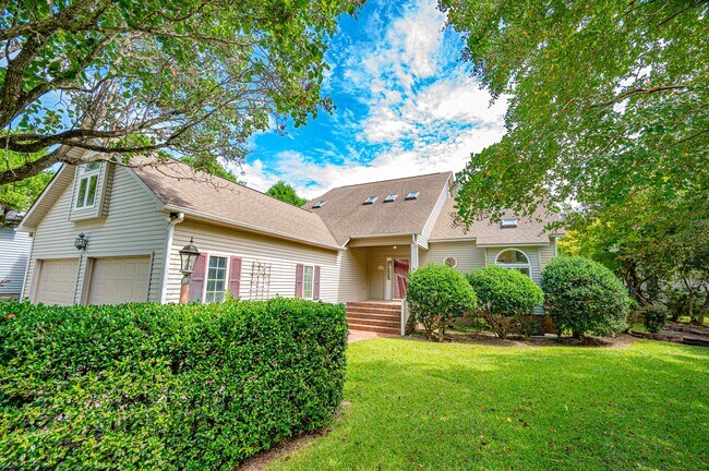 Building Photo - 6118 Gondolier Dr