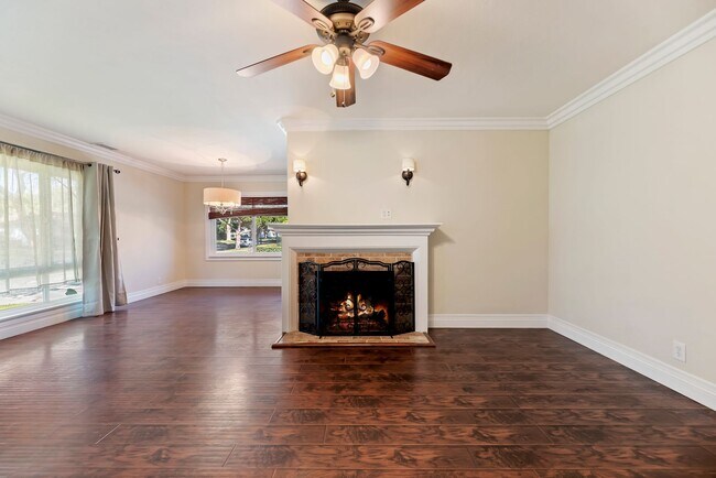 Building Photo - Stunning Riverside Home for Rent- Solar, E...