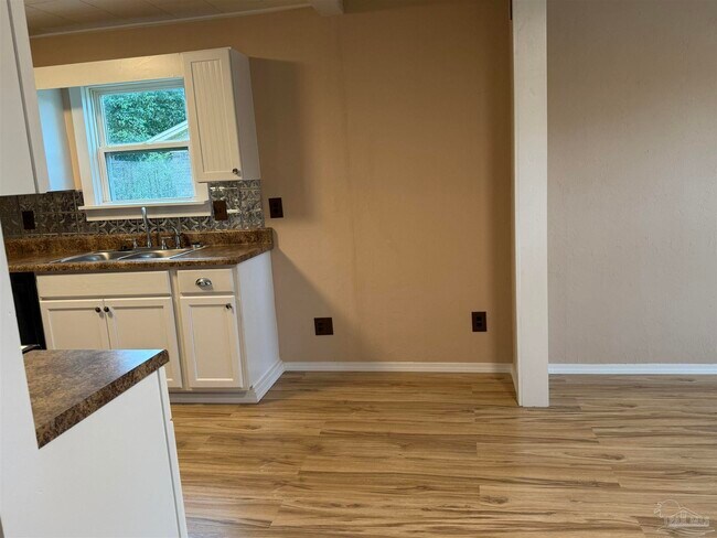 Building Photo - 1310 El Dorado Dr