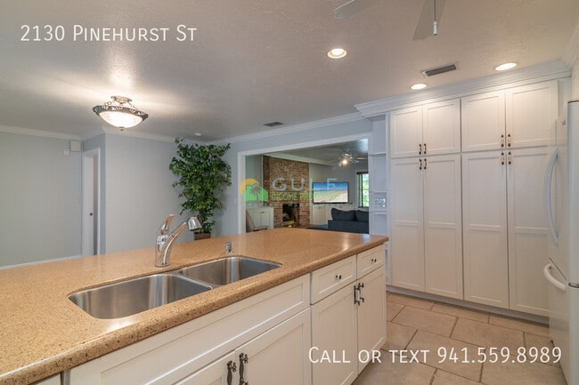 Building Photo - 2130 Pinehurst St