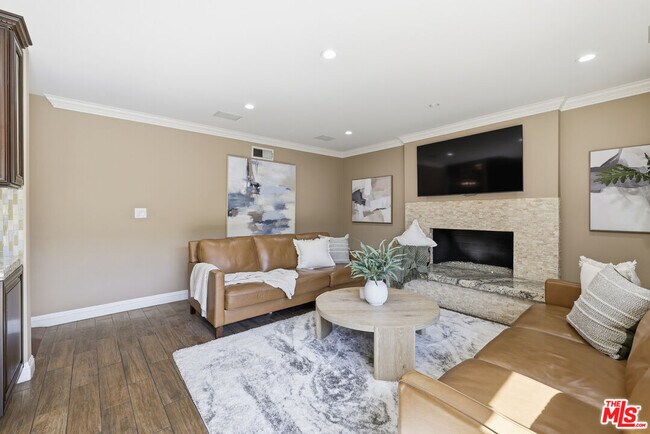 Building Photo - 5507 Bluebell Ave