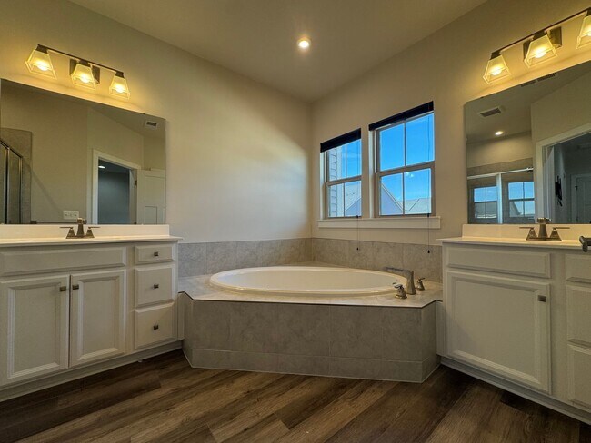 Building Photo - Modern 3 Bed 2.5 Bath Townhome In Beautiful Arcola Town Center